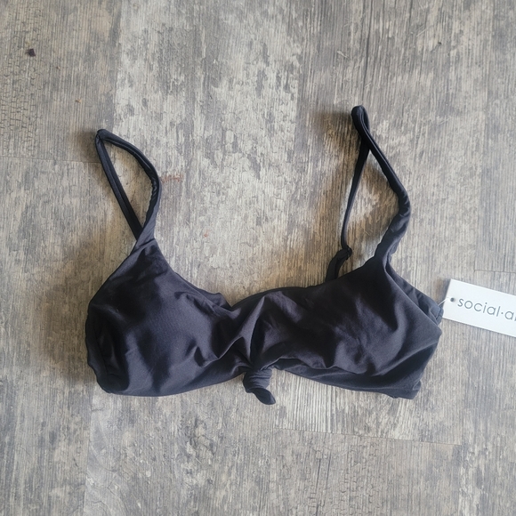 SOCIAL ANGEL BLACK TIE FRONT TOP - Picture 6 of 7